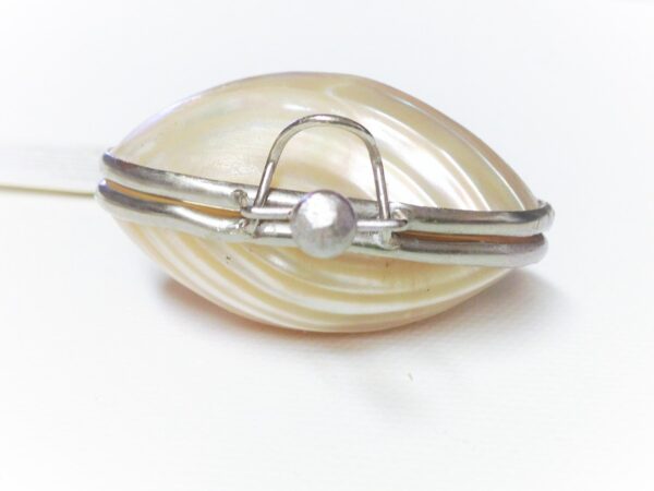 Organic Island Shell Lip Balm White Pearl